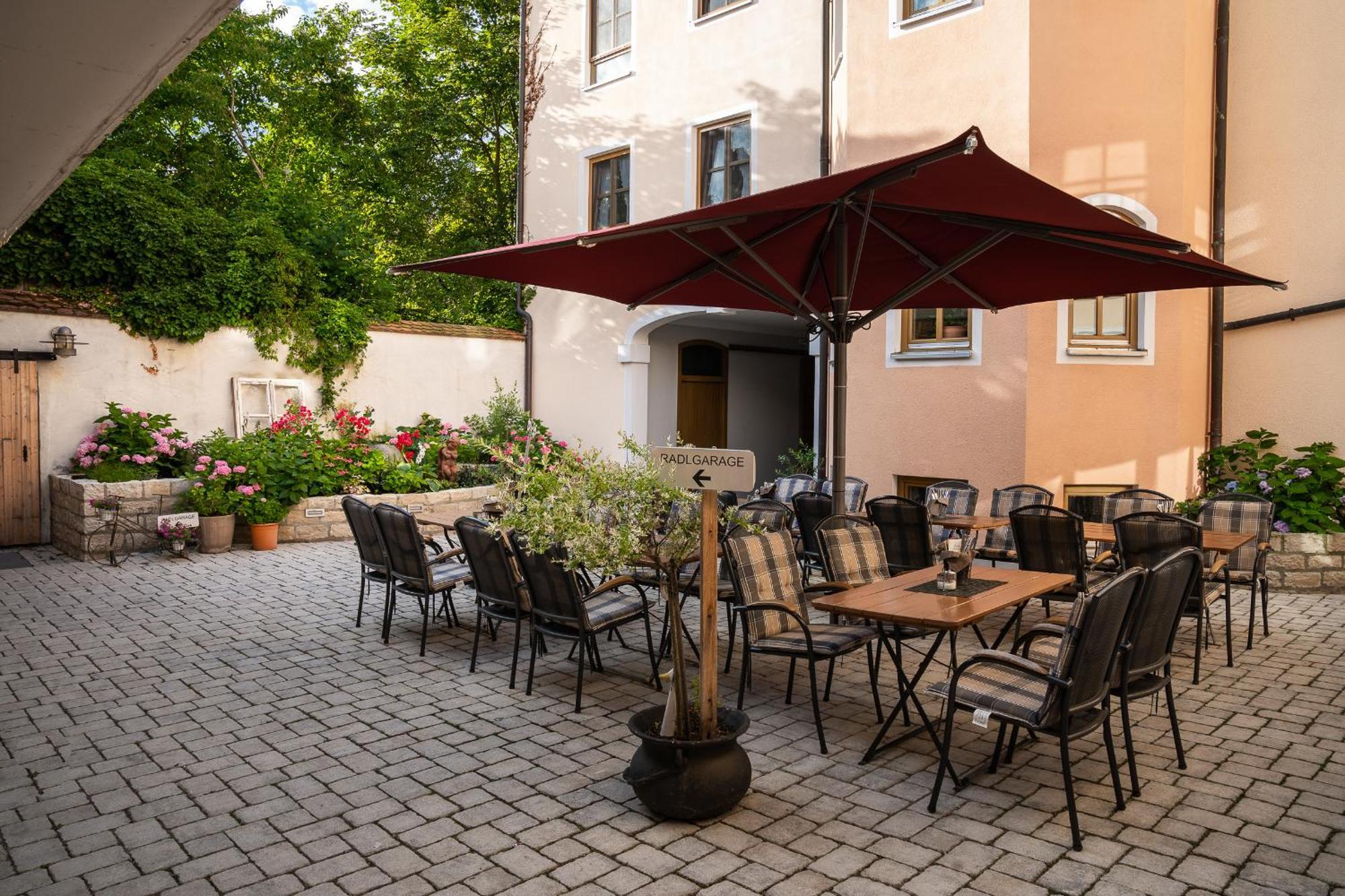 Zum Dallmayr Hotel Garni Berching Exteriér fotografie